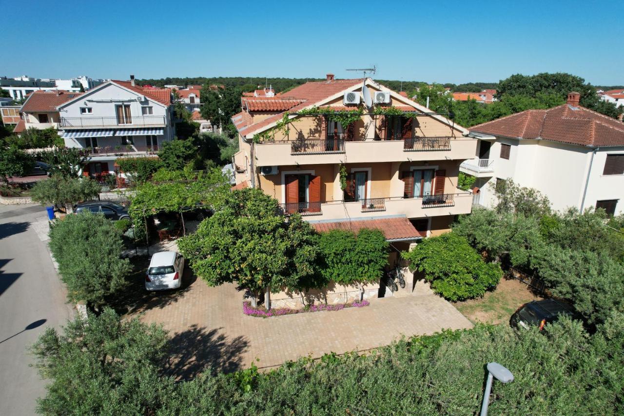 Apartments And Rooms Sinka Biograd Na Moru Exteriér fotografie