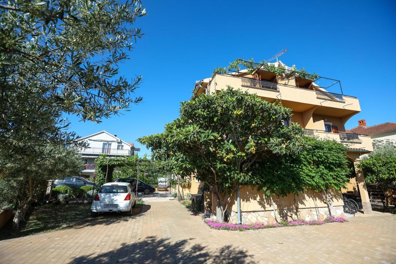 Apartments And Rooms Sinka Biograd Na Moru Exteriér fotografie